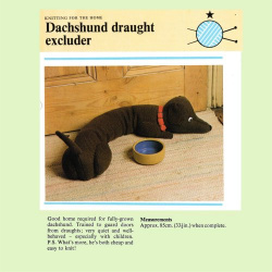 wonkyzebra_t1015_b_knit_dachshund_draught_excluder