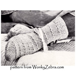 wonkyzebra_z1022_b_bedjacket_with_round_yoke_and_bed_socks_knit_pattern_843