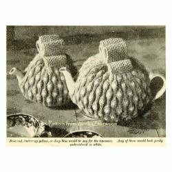 wonkyzebra_z1379_b_quick_knit_tea_cosy