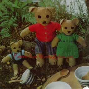 wonkyzebra_00506_a_three_teddy_bears