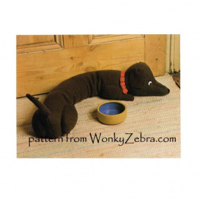 wonkyzebra_t1015_a_knit_dachshund_draught_excluder